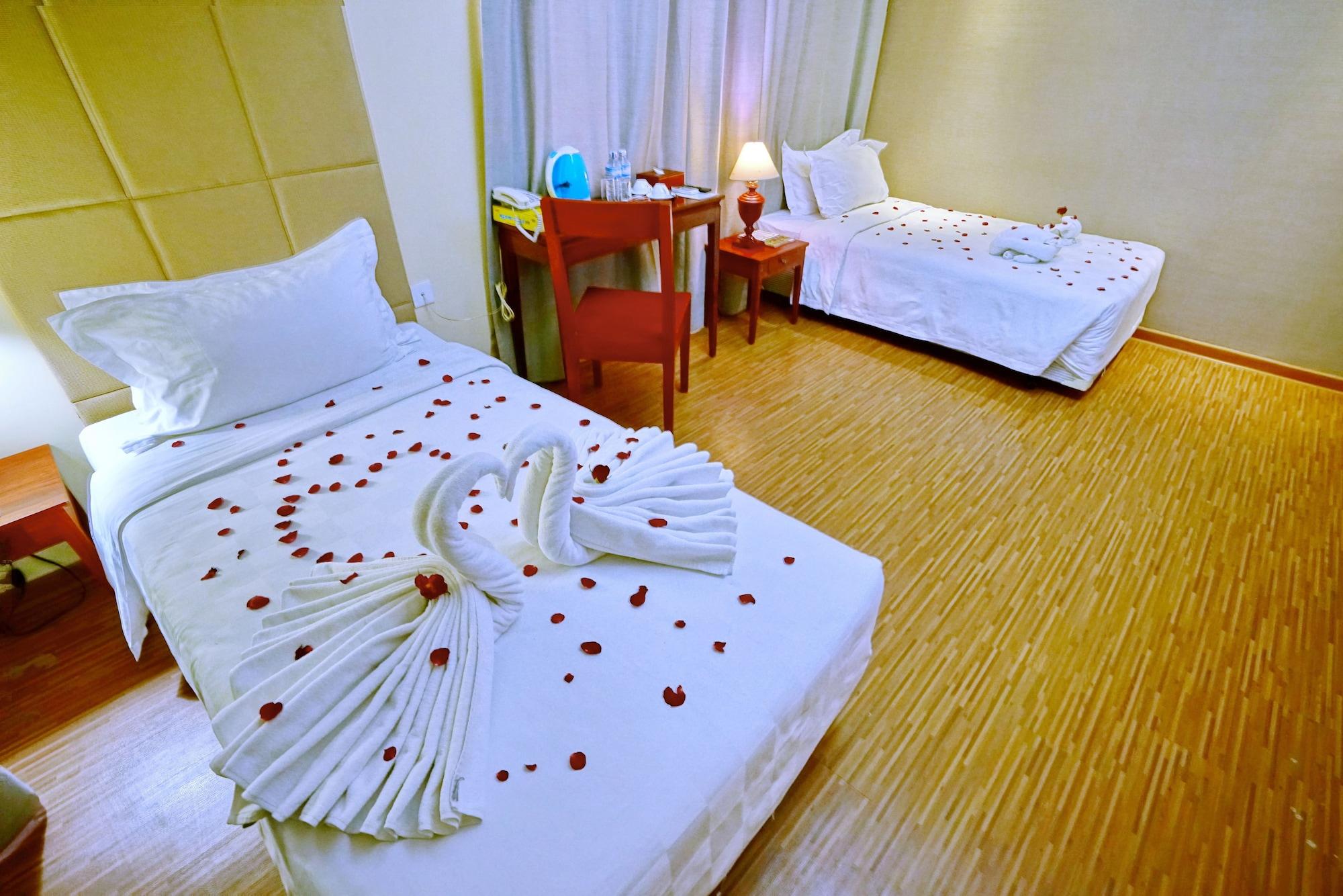Oway Grand Hotel Мандалай Екстер'єр фото
